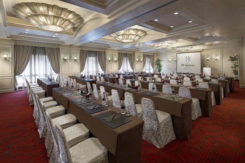 8dae 26c 6-0023-445c -a 842-1fcff 69457de Sofitel _Metropole _Hanoi _Thanh _Long _Classroom _Feb _2013