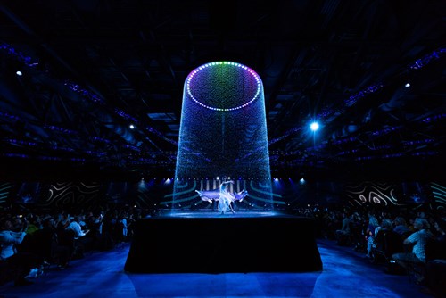 Water -Curtain -Satellite -Stage -Dancer